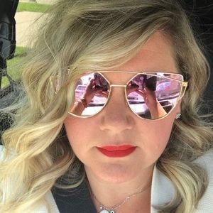 Meet your Posher, Deana